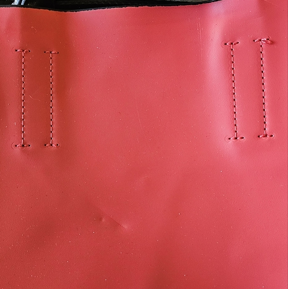 Calvin Klein Tote & Clutch Purse Black / Red Imitation Leather Vinyl.NWT. - Picture 5 of 7